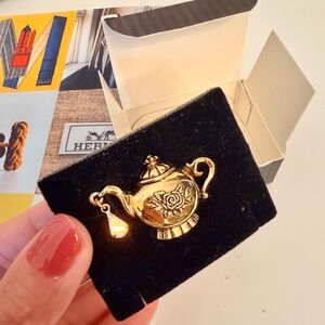 Vintage Avon Tea‎ Time Tac Pin